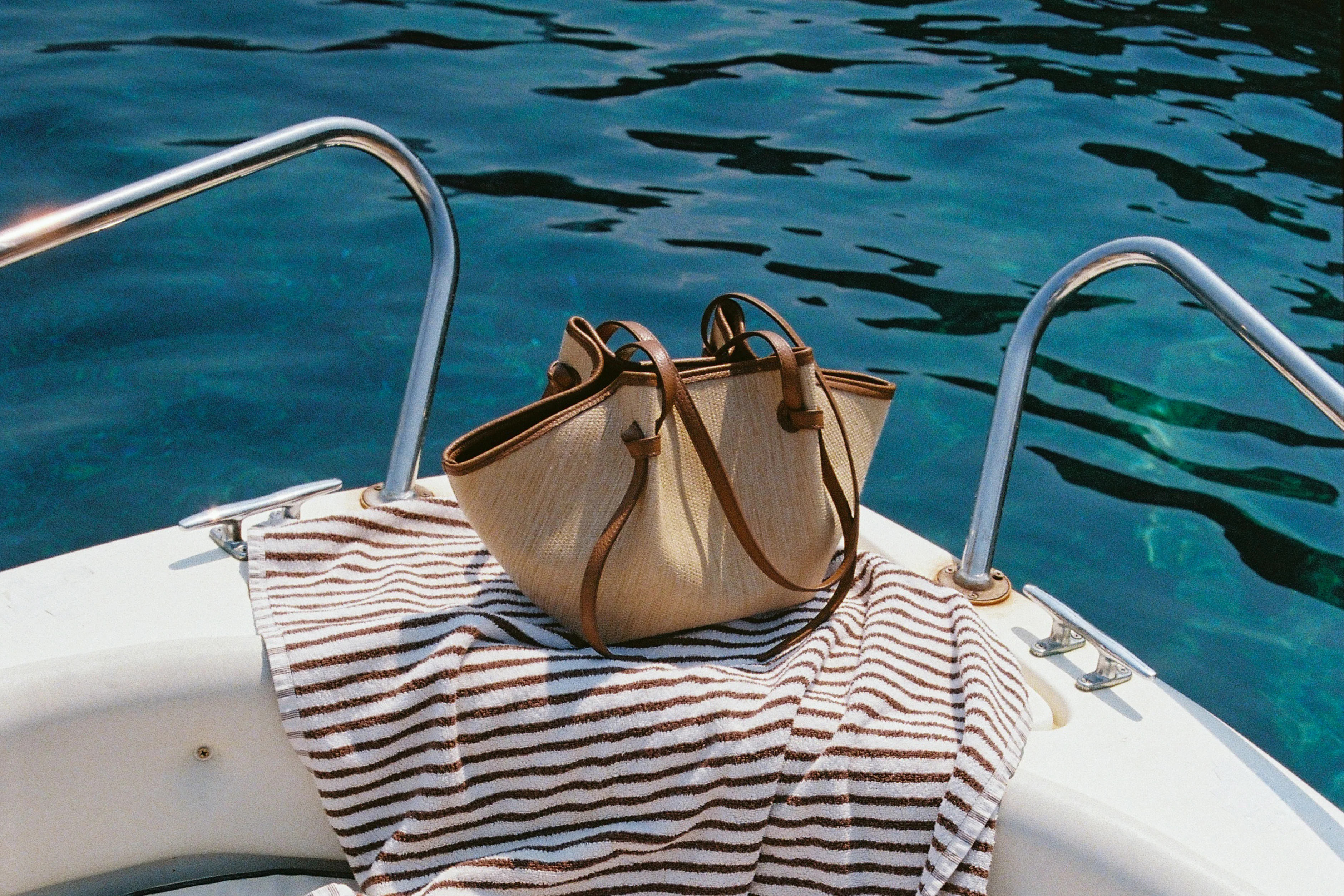 Sculptural Elegance, Redefined Daily